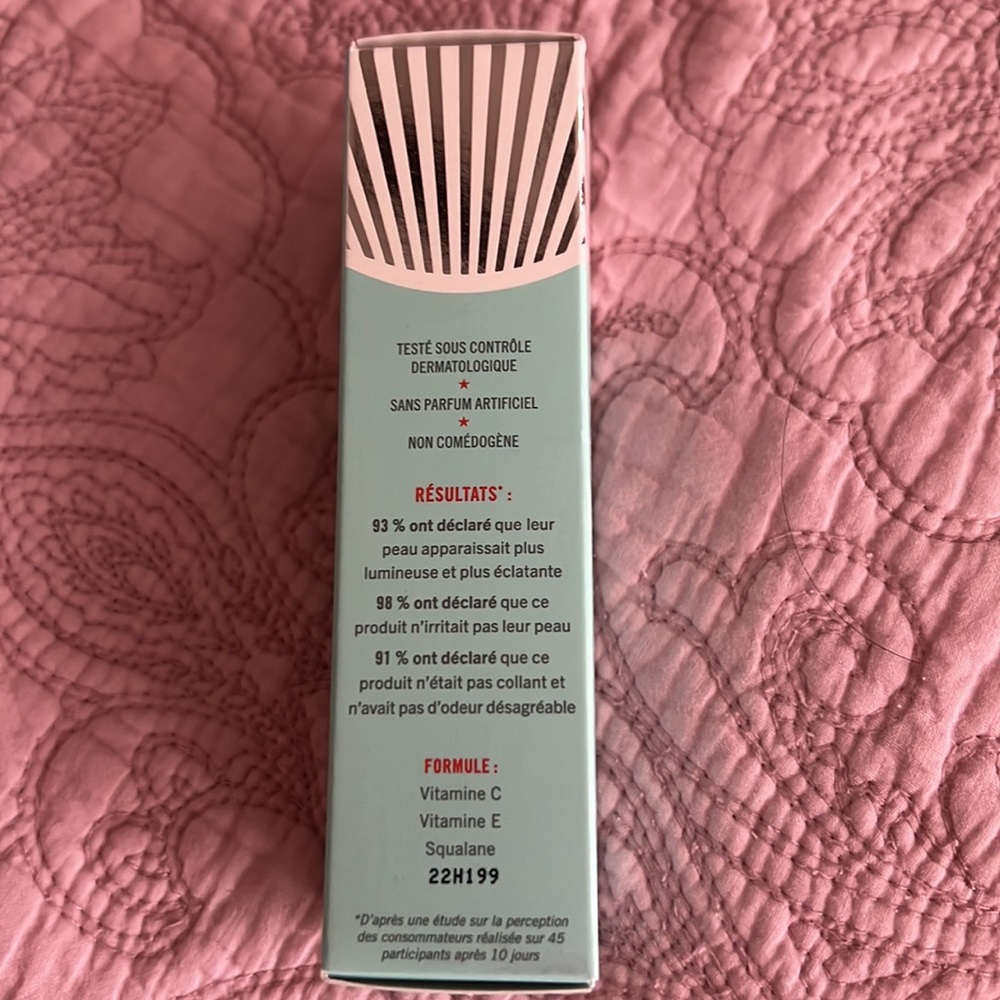 NEW!  First Aid Beauty 10% Vitamin C Brightening Serum - Picture 4 of 5